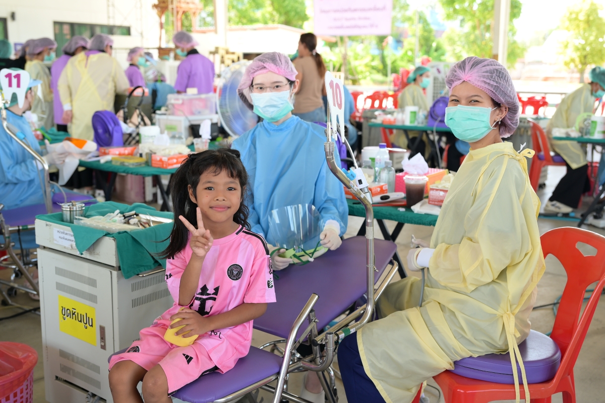 “GULF Sparks Smiles” brings mobile dental services to Ayutthaya while empowering youth volunteers to help improve quality of life for Thai communities