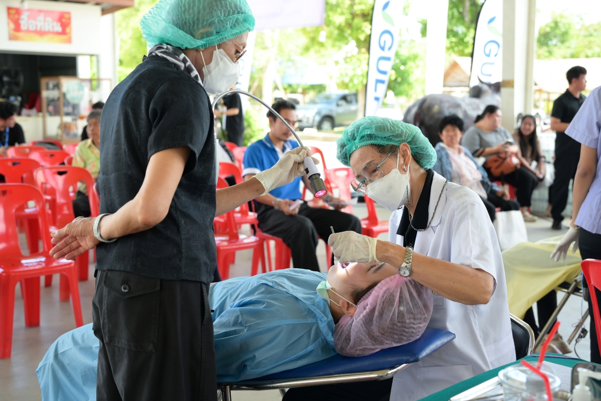 “GULF Sparks Smiles” brings mobile dental services to Ayutthaya while empowering youth volunteers to help improve quality of life for Thai communities — photo 1